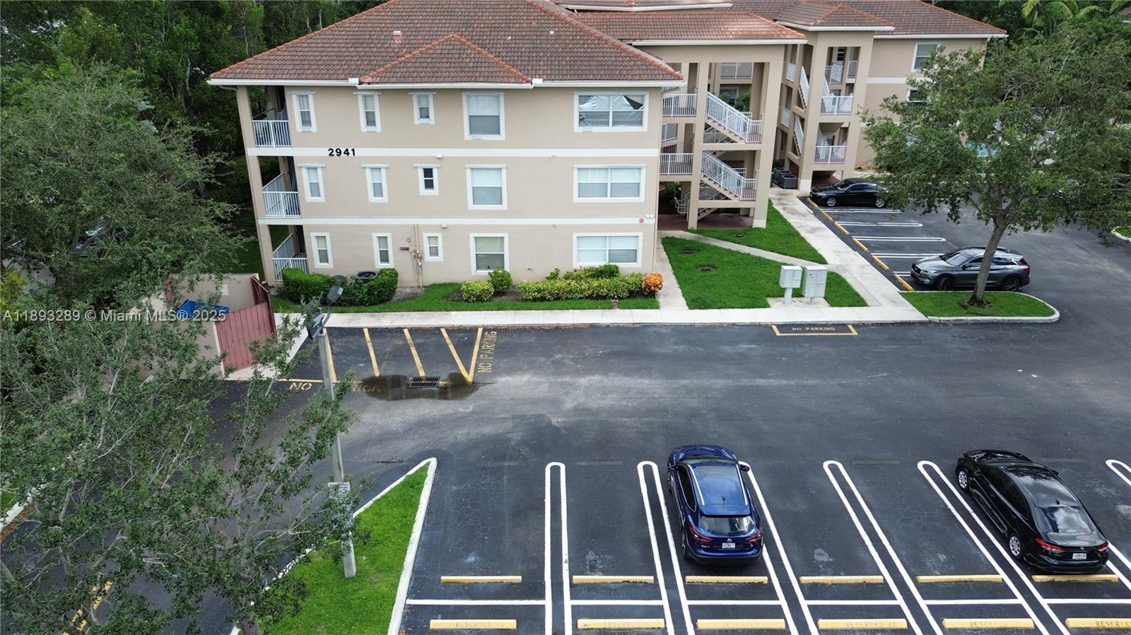 2941 Riverside Dr # 102, Coral Springs FL 33065 photo 4