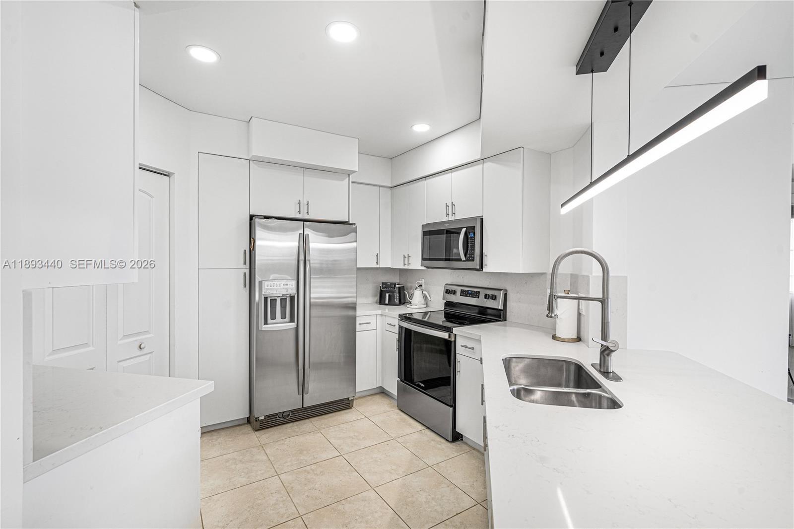 1830 Radius Dr # 314, Hollywood FL 33020 photo 4
