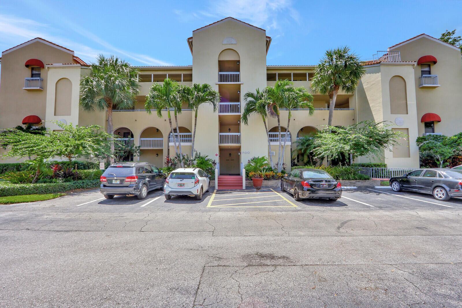 700 Uno Lago Drive # 301, Juno Beach FL 33408