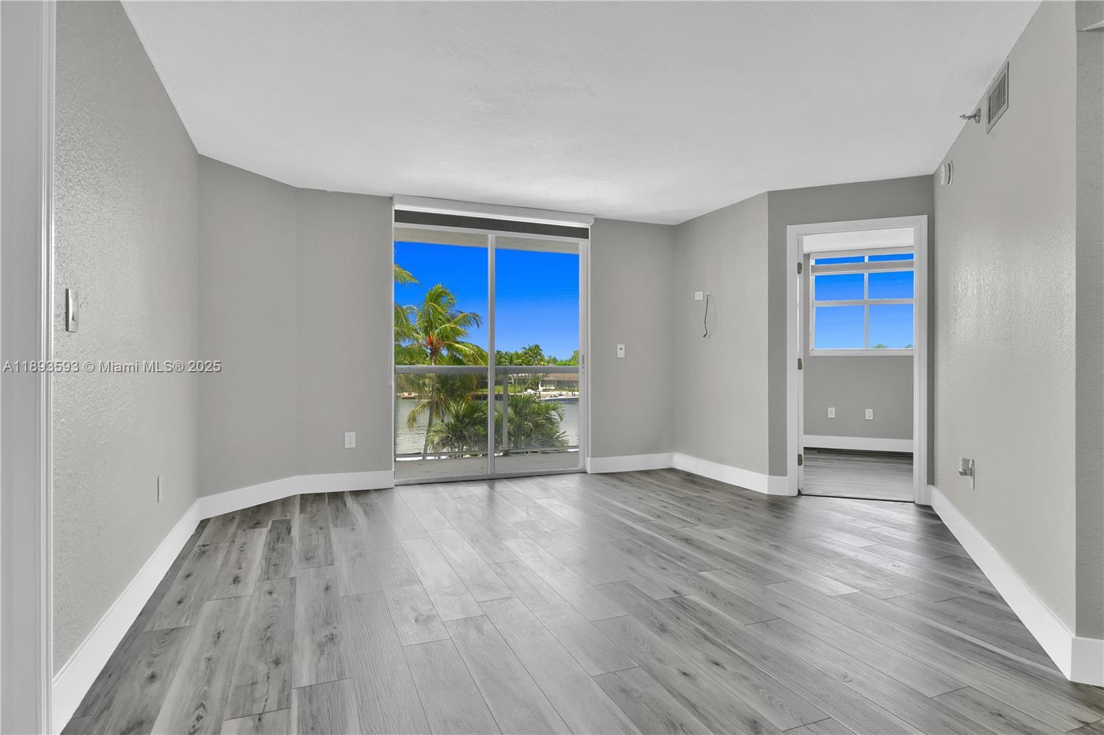 5880 Collins Ave # 403, Miami Beach FL 33140 photo 3