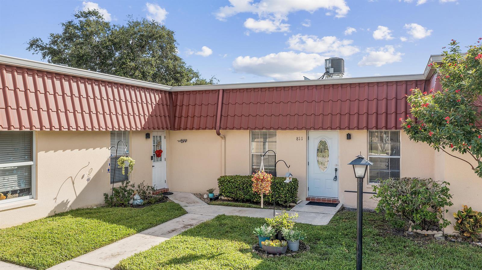 811 Salem Lane, Lake Worth FL 33467 photo 2