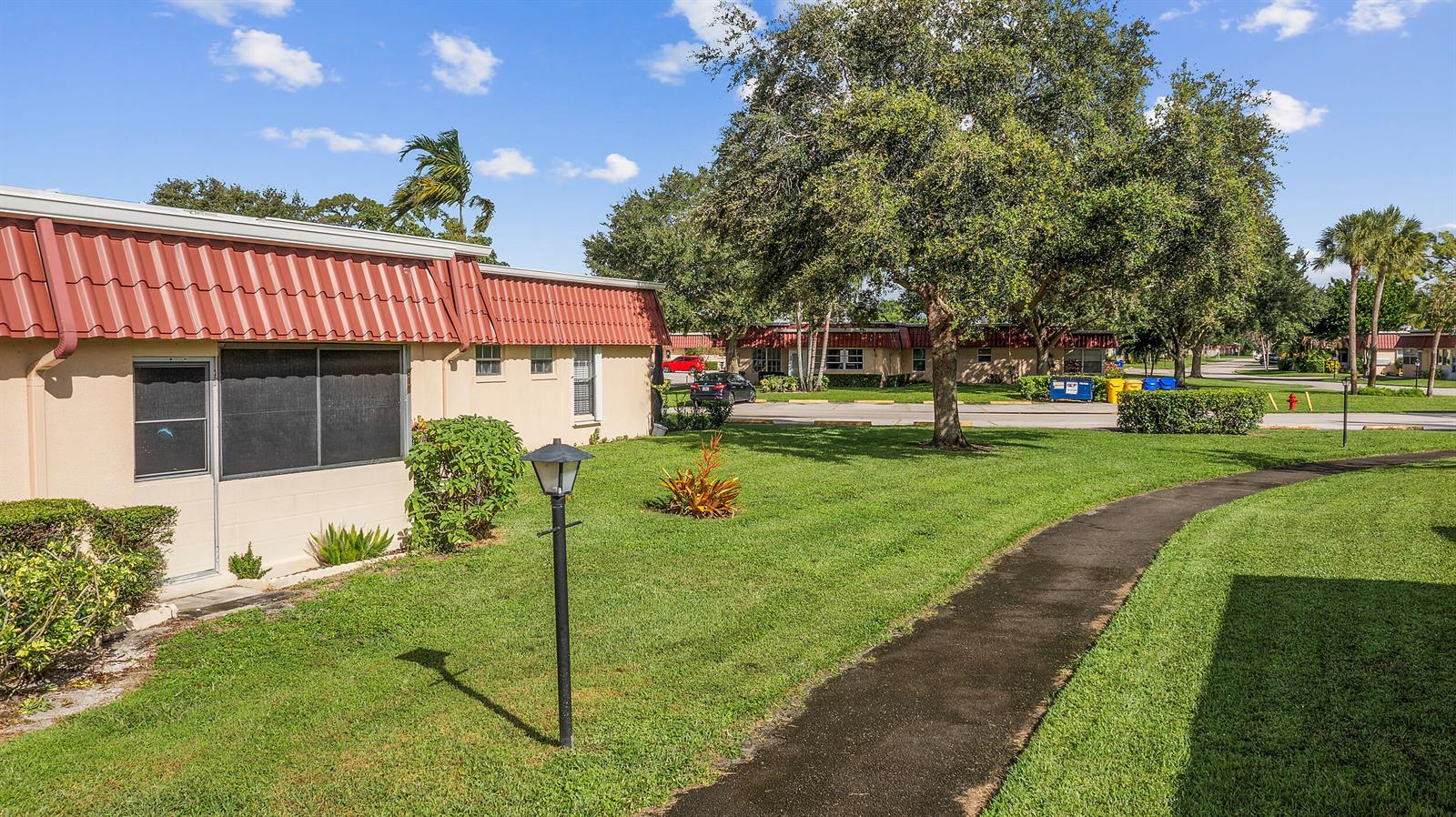 811 Salem Lane, Lake Worth FL 33467 photo 4