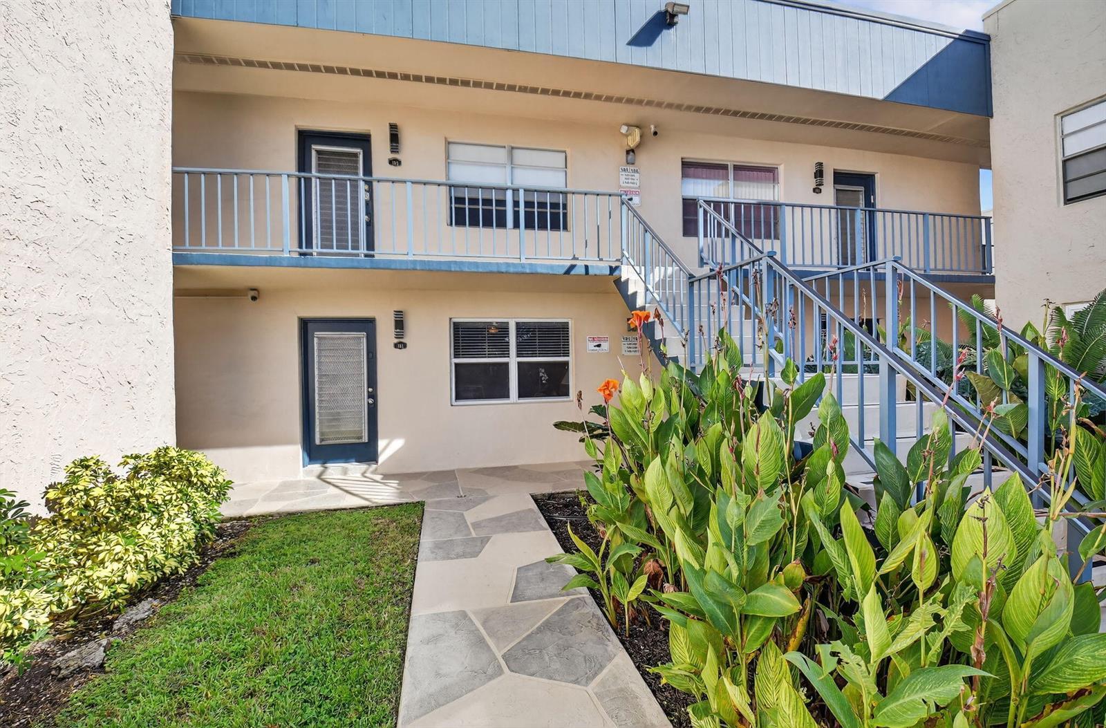 161 Flanders D # 161, Delray Beach FL 33484 photo 3