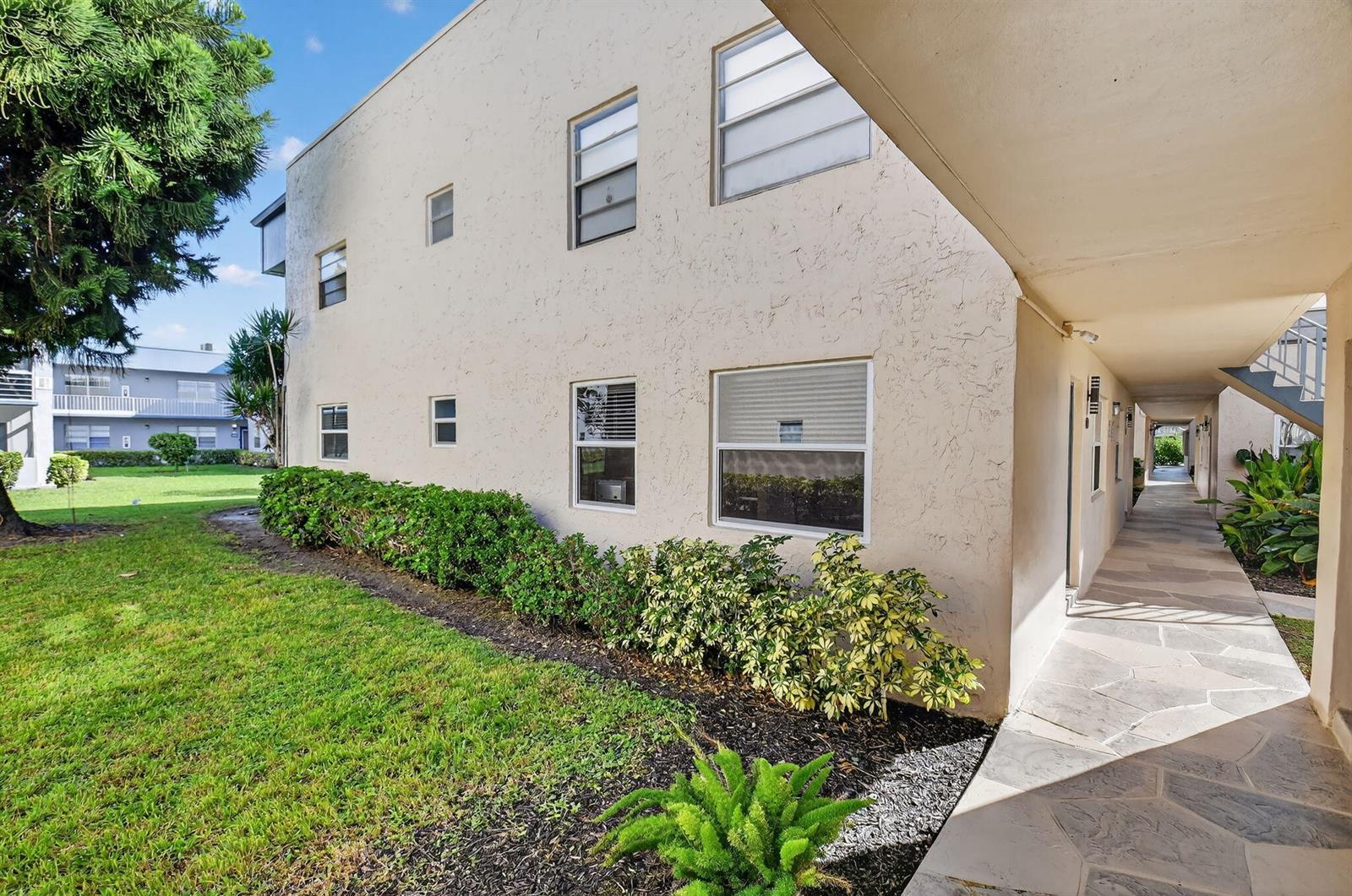 161 Flanders D # 161, Delray Beach FL 33484 photo 4