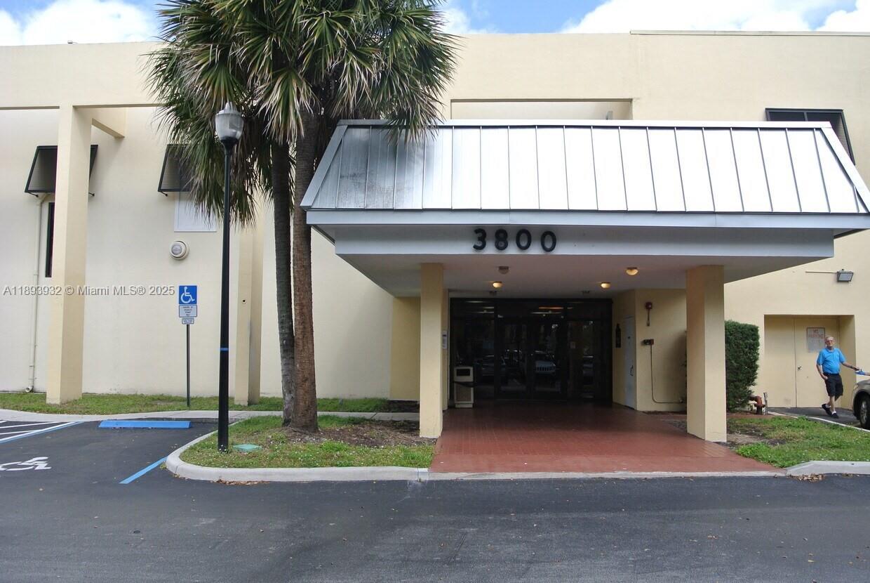 3800 W Broward Blvd, Plantation FL 33312 photo 4