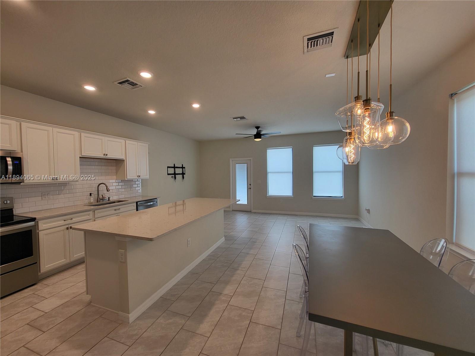 2820 Troubadour St, Palm Springs FL 33406 photo 2