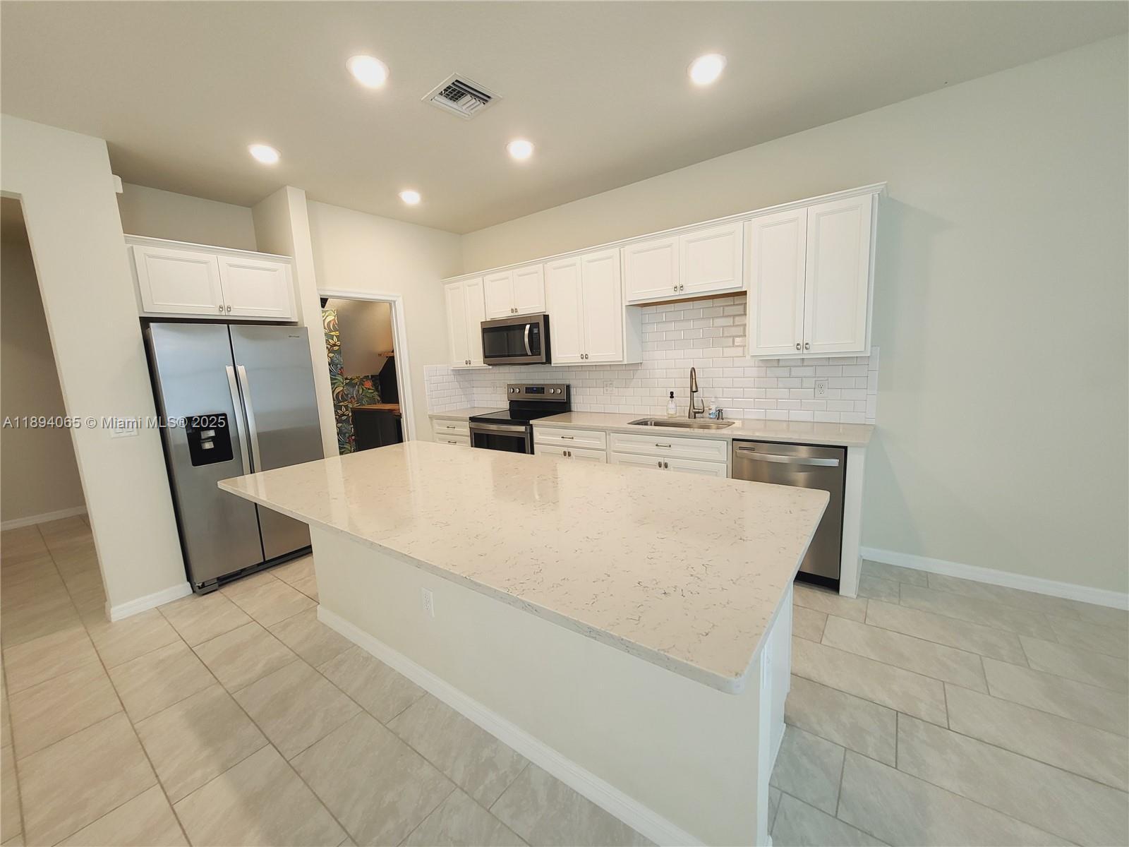 2820 Troubadour St, Palm Springs FL 33406 photo 4