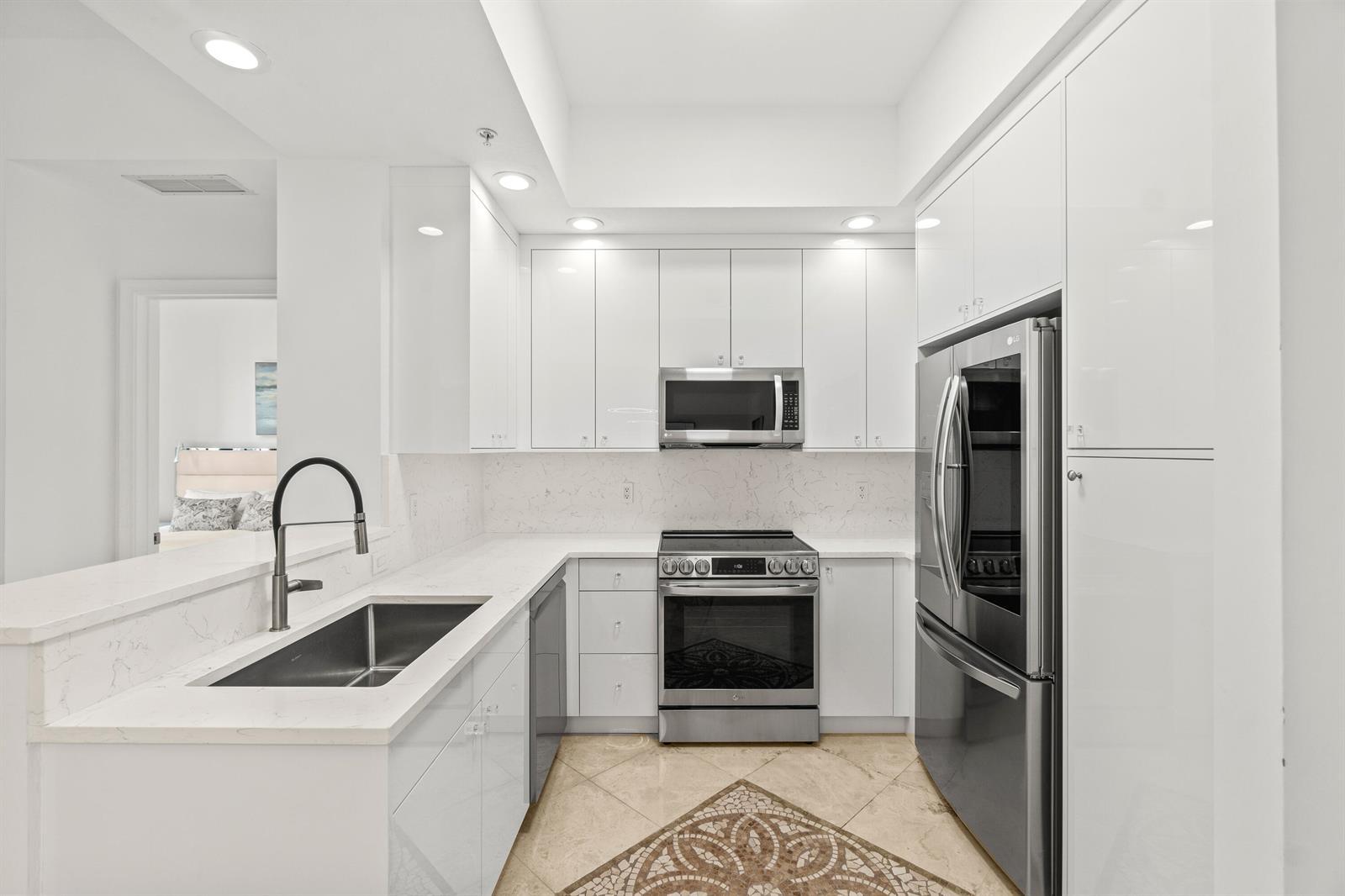 701 S Olive Avenue # 1014, West Palm Beach FL 33401 photo 2