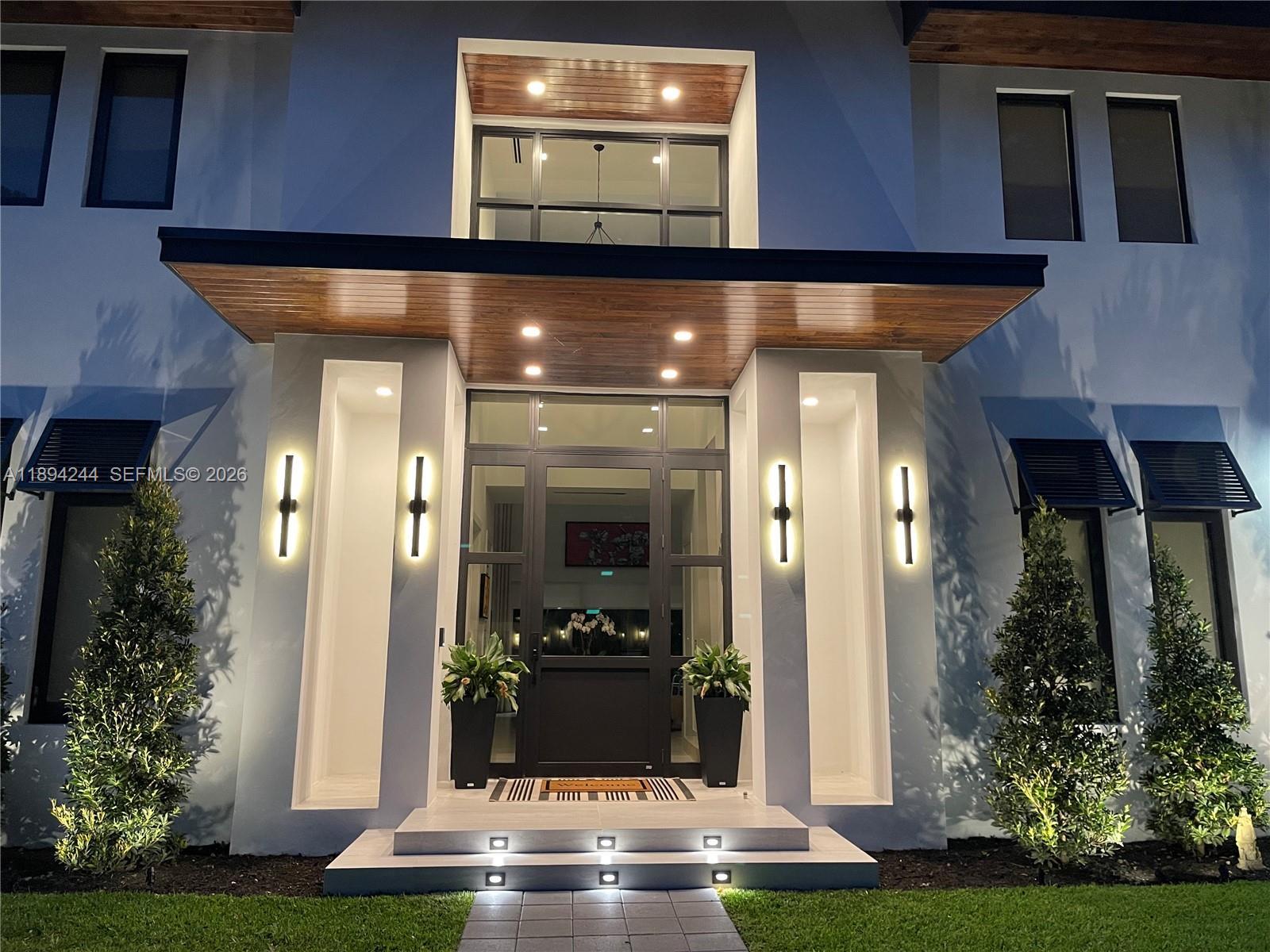 1515 Urbino, Coral Gables FL 33146 photo 5
