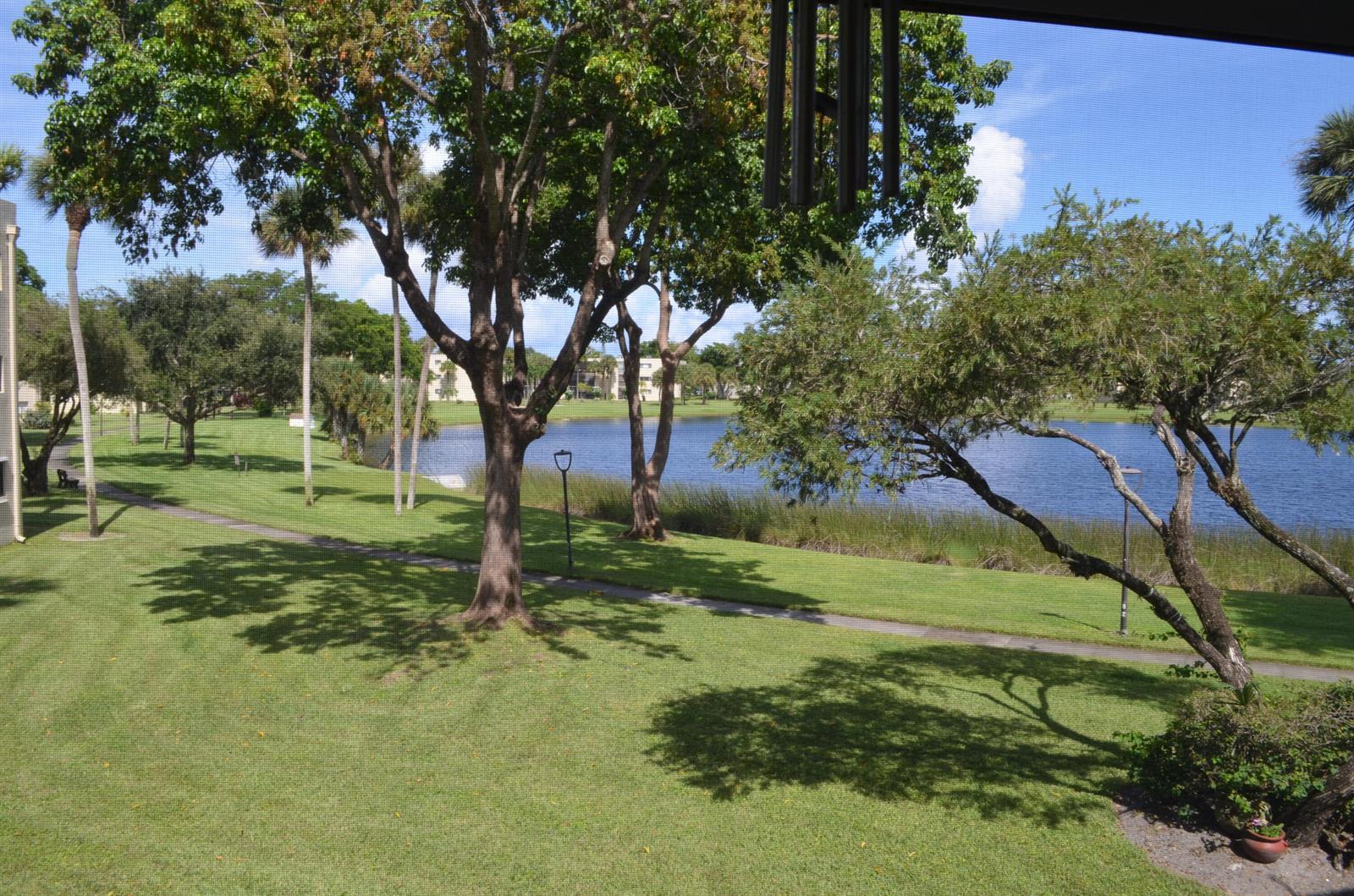 5220 Las Verdes Circle # 211, Delray Beach FL 33484 photo 2