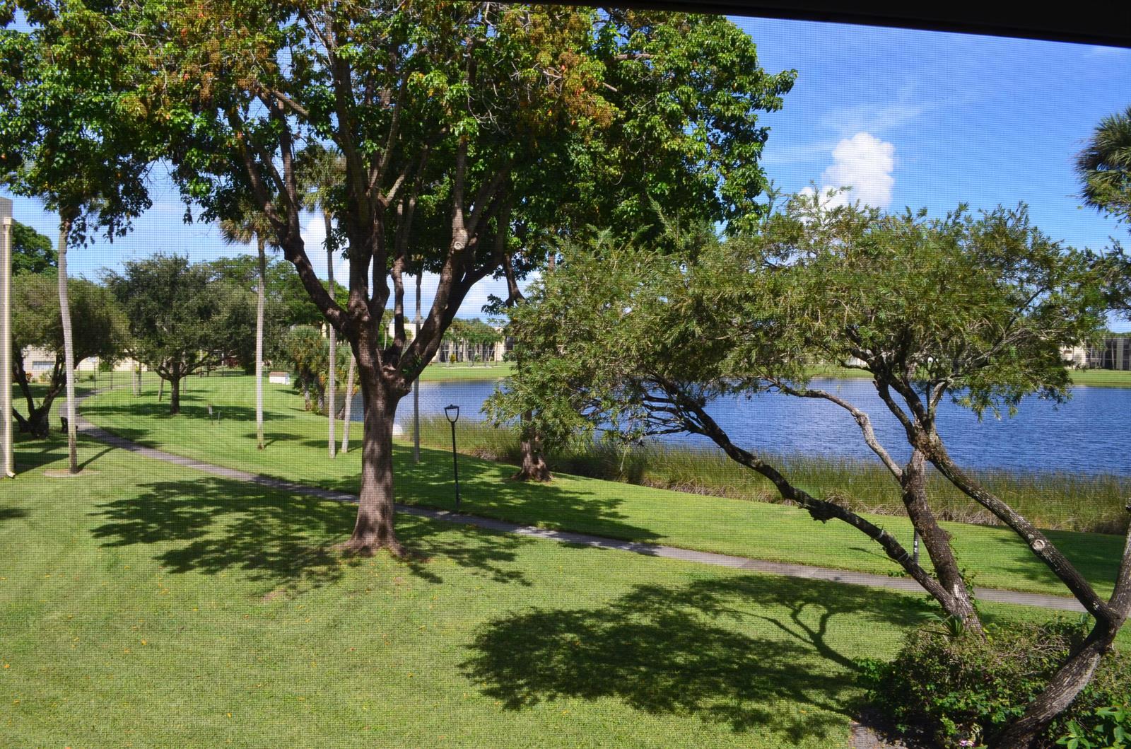 5220 Las Verdes Circle # 211, Delray Beach FL 33484 photo 3