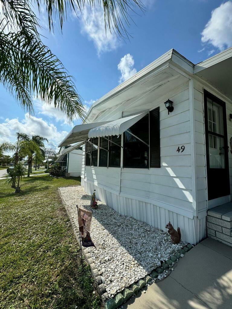 49 Las Casitas Court, Fort Pierce FL 34951 photo 3