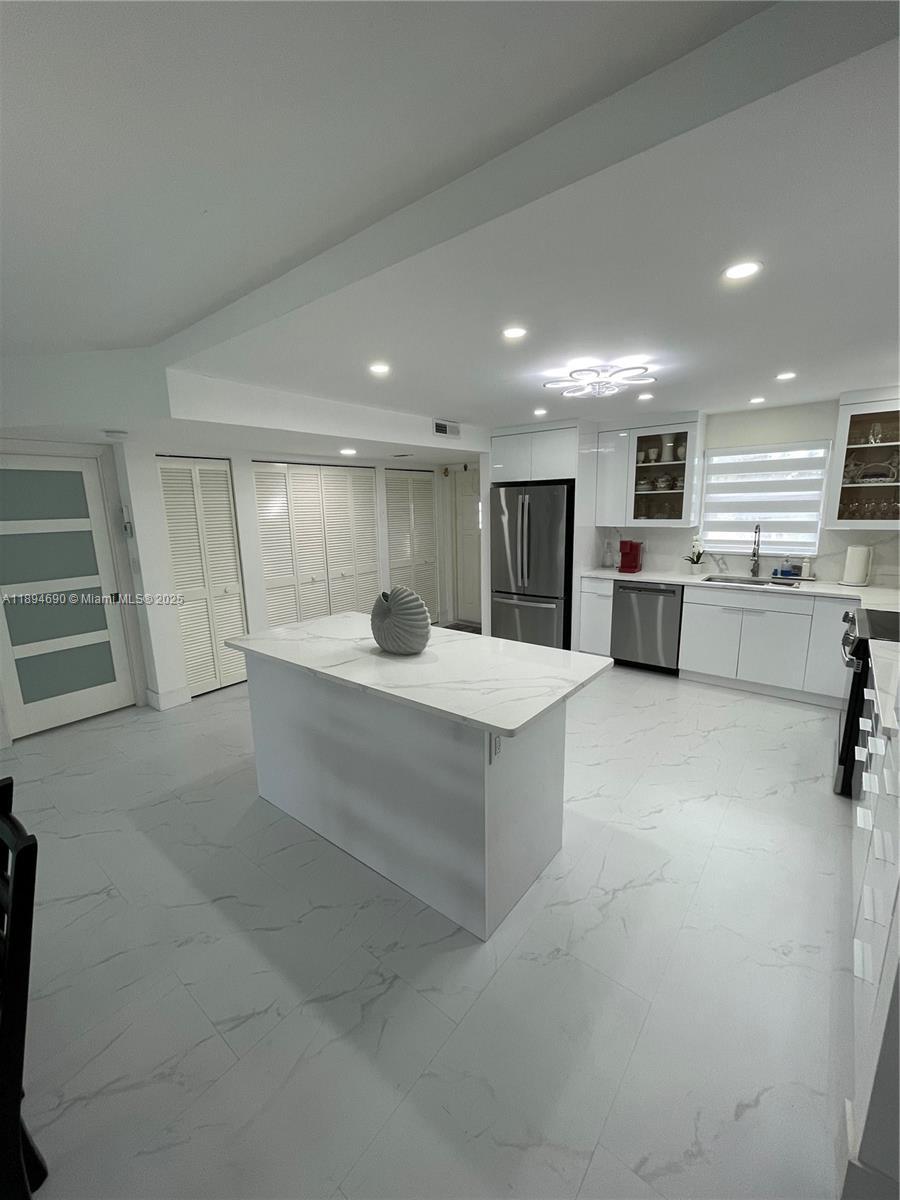 150 S Hollybrook Ter # 303, Pembroke Pines FL 33025 photo 2