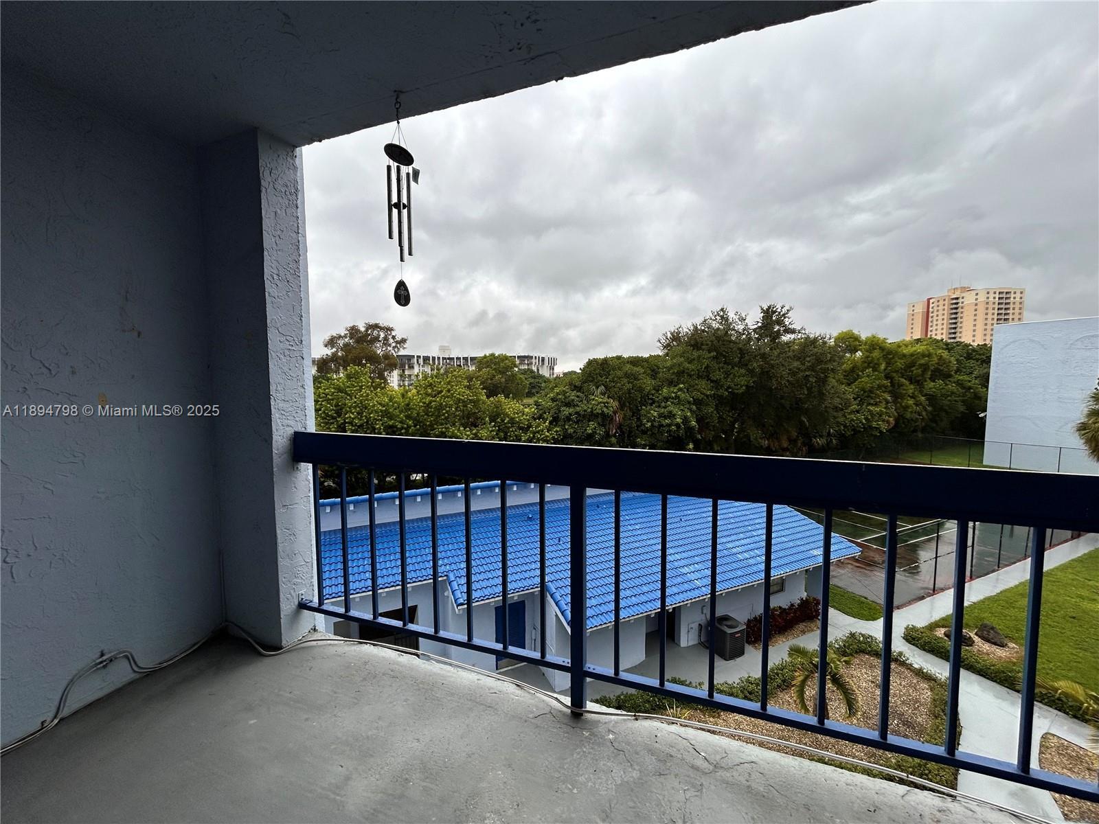 9460 Fontainebleau Blvd # 421, Miami FL 33172 photo 2