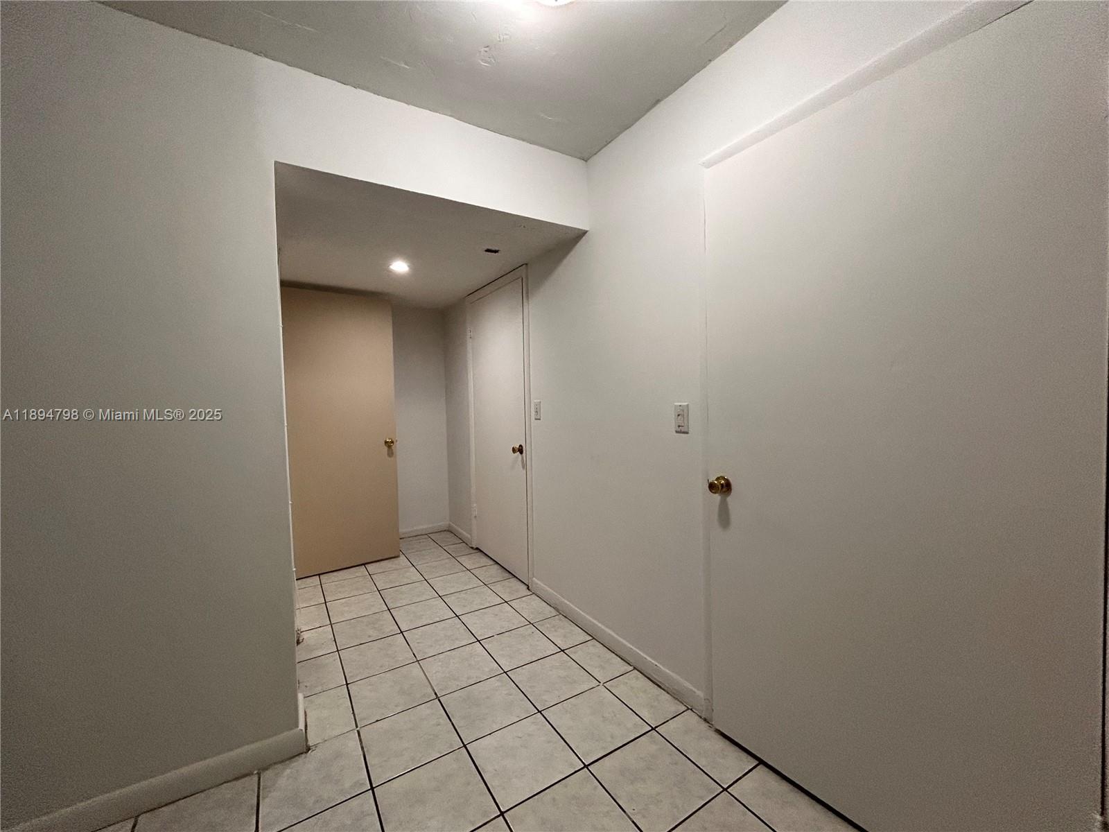 9460 Fontainebleau Blvd # 421, Miami FL 33172 photo 4