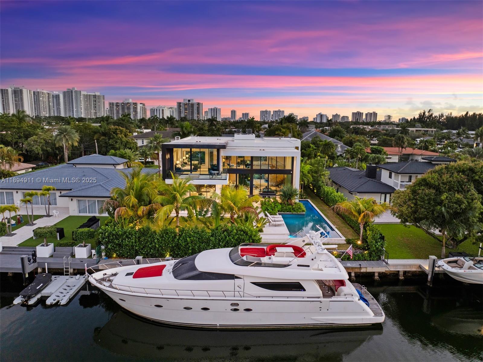 478 Tamarind Dr, Hallandale Beach FL 33009 photo 3
