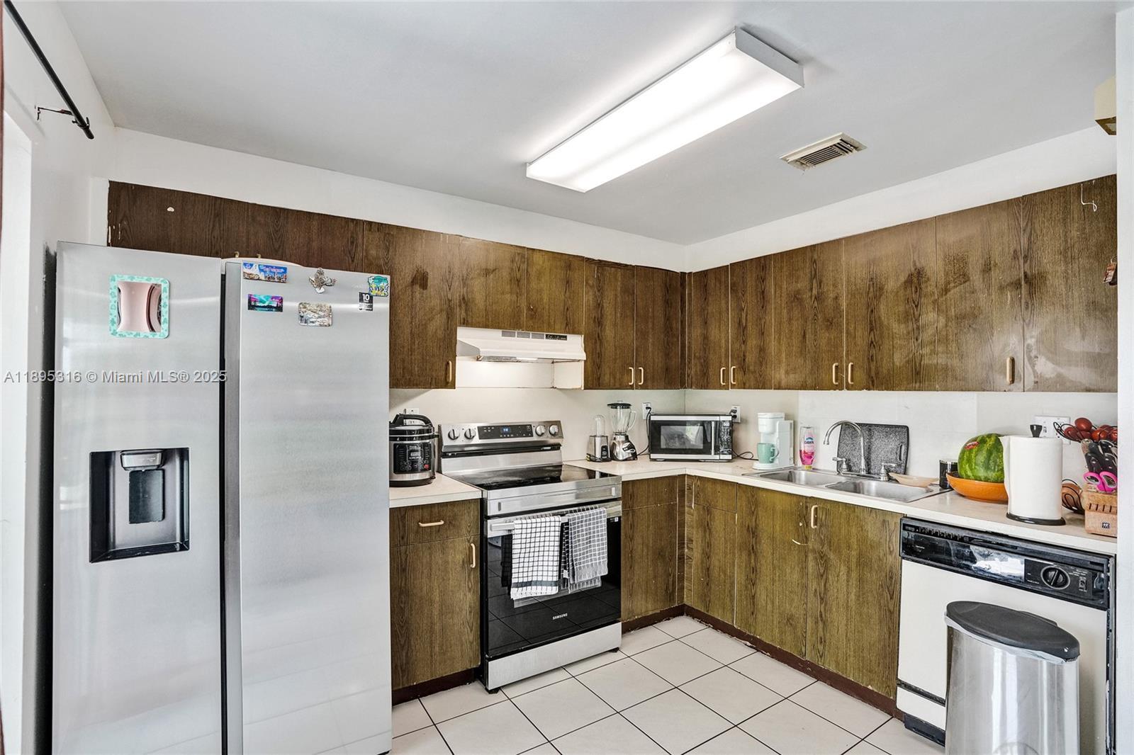 13780 SW 160th Ter, Miami FL 33177 photo 5