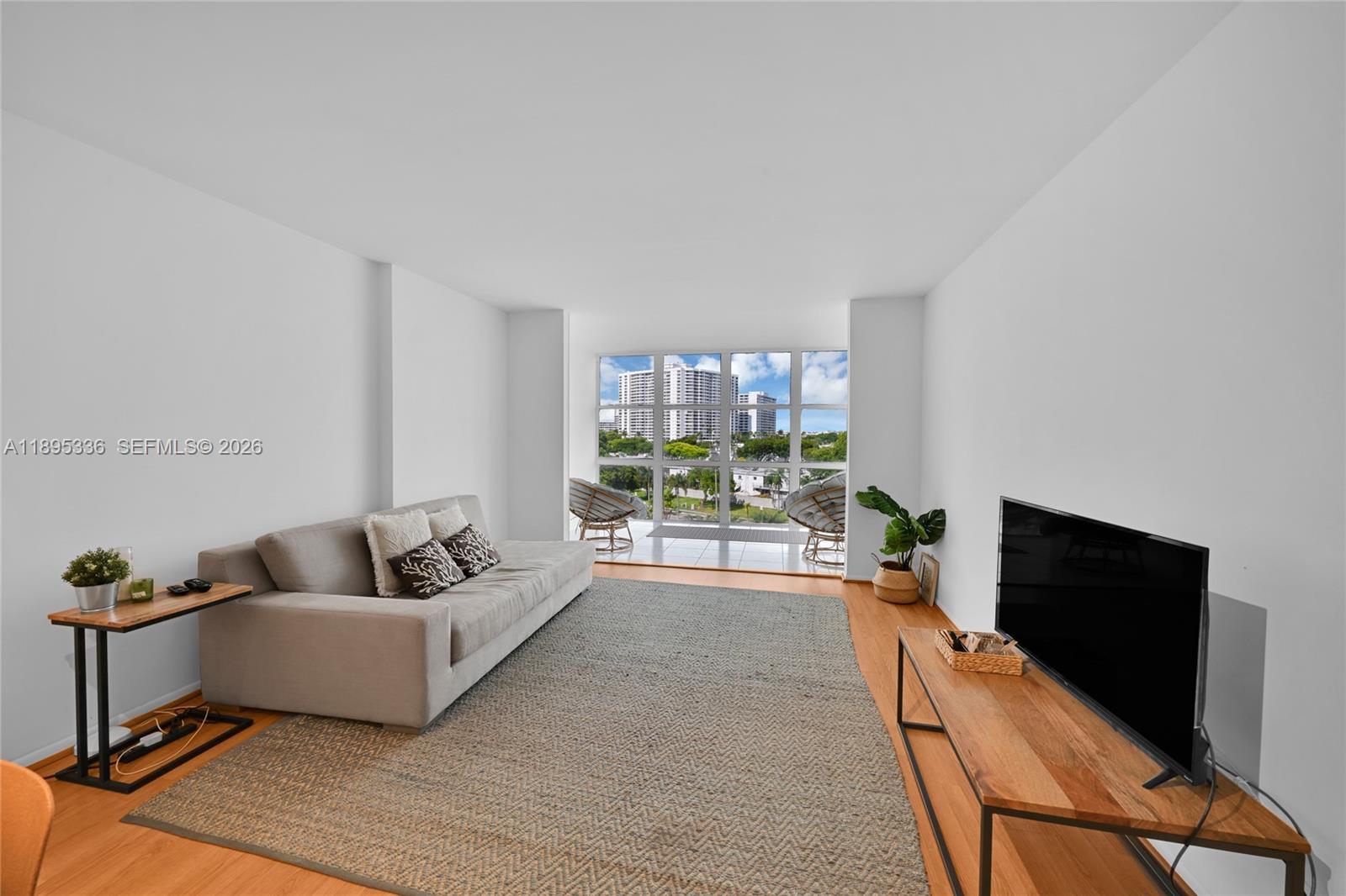 800 Parkview Dr # 605, Hallandale Beach FL 33009 photo 2