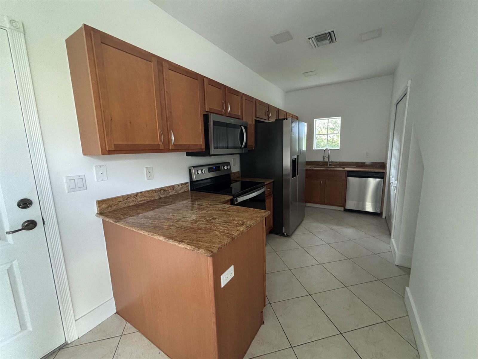 2630 Creekside Drive, Fort Pierce FL 34981 photo 2