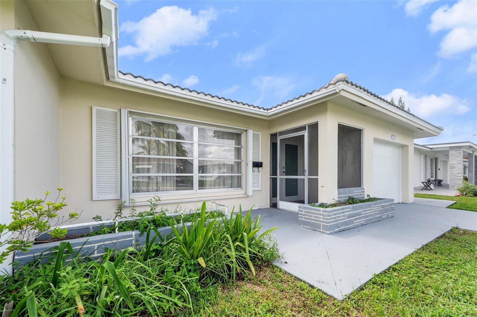 8604 NW 57th Court, Tamarac FL 33321 photo 3
