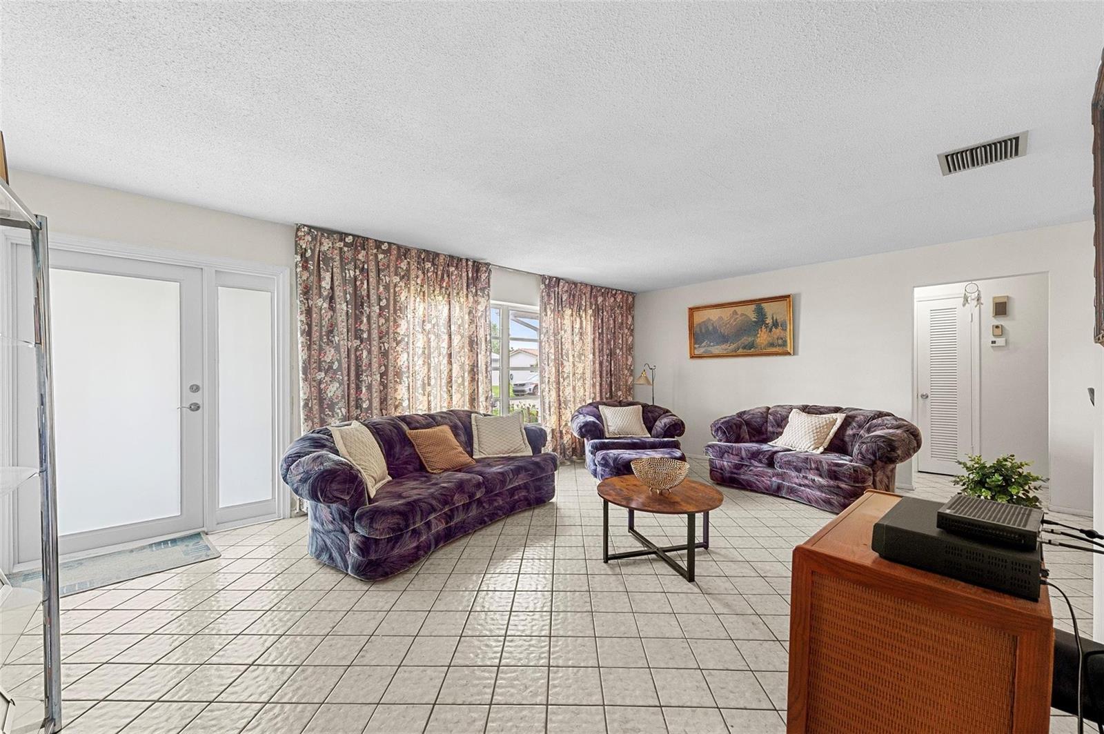 8604 NW 57th Court, Tamarac FL 33321 photo 4