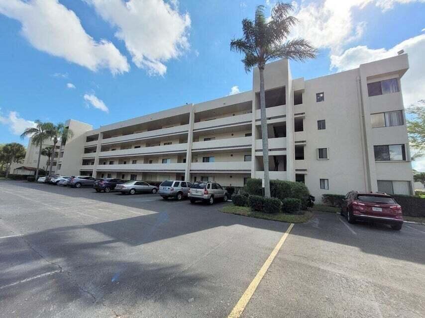 3154 Via Poinciana # 214, Lake Worth FL 33467