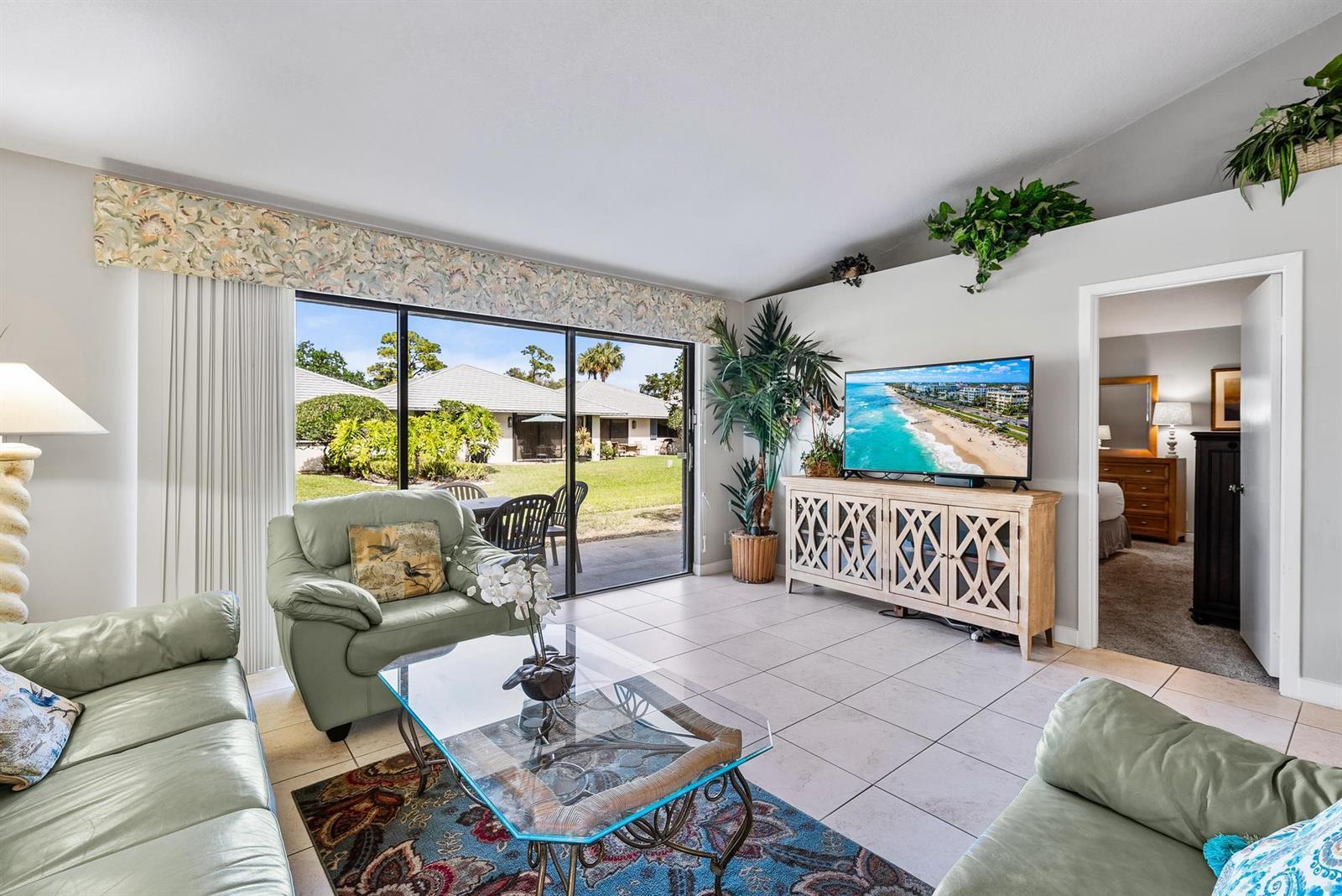 406 Club Drive, Palm Beach Gardens FL 33418 photo 2
