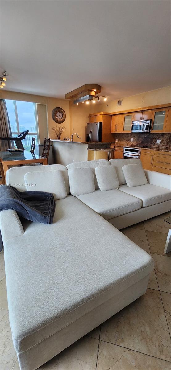17555 SW Atlantic Blvd, Sunny Isles Beach FL 33160 photo 3