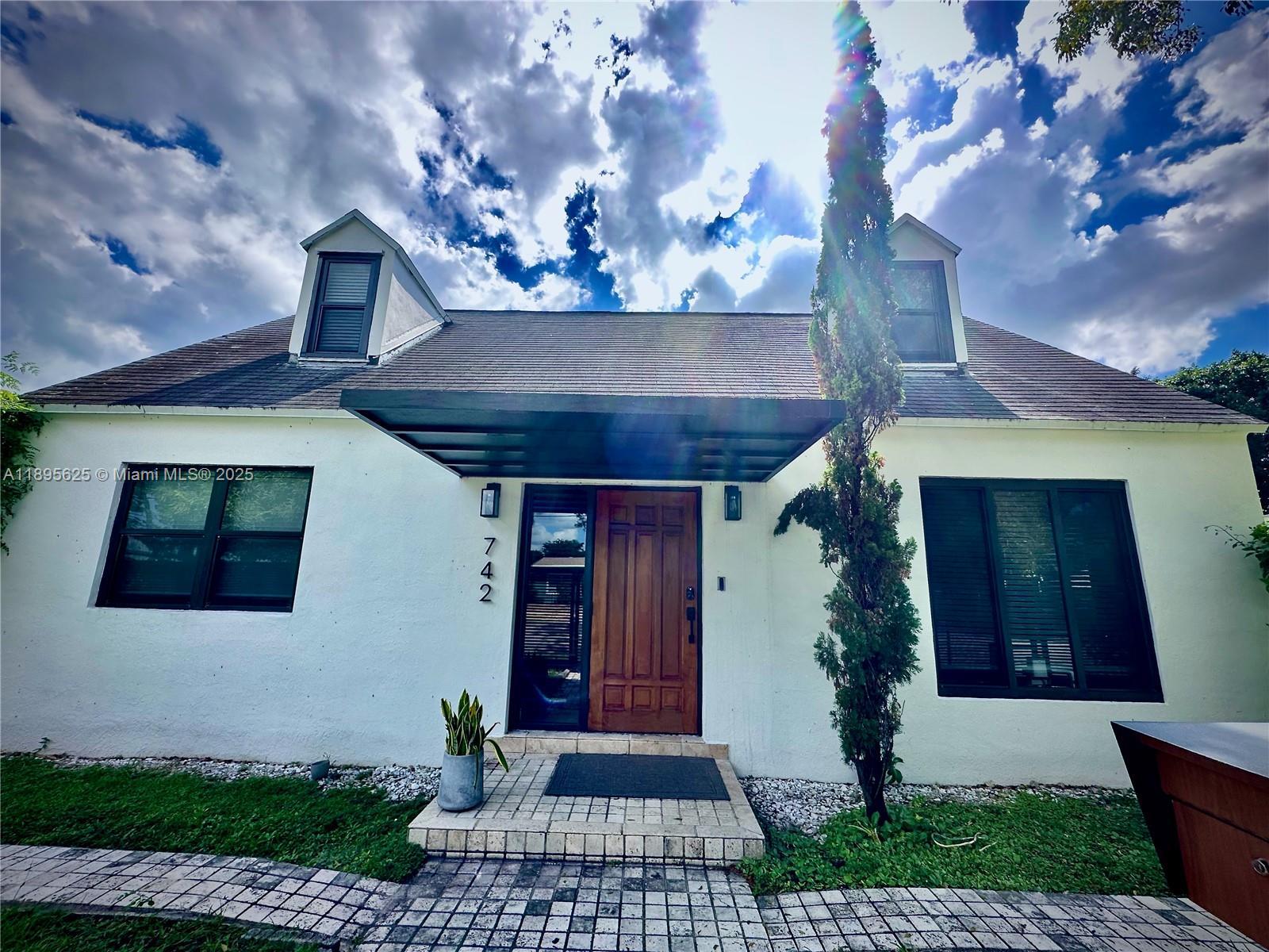 742 NW 50th St, Miami FL 33127