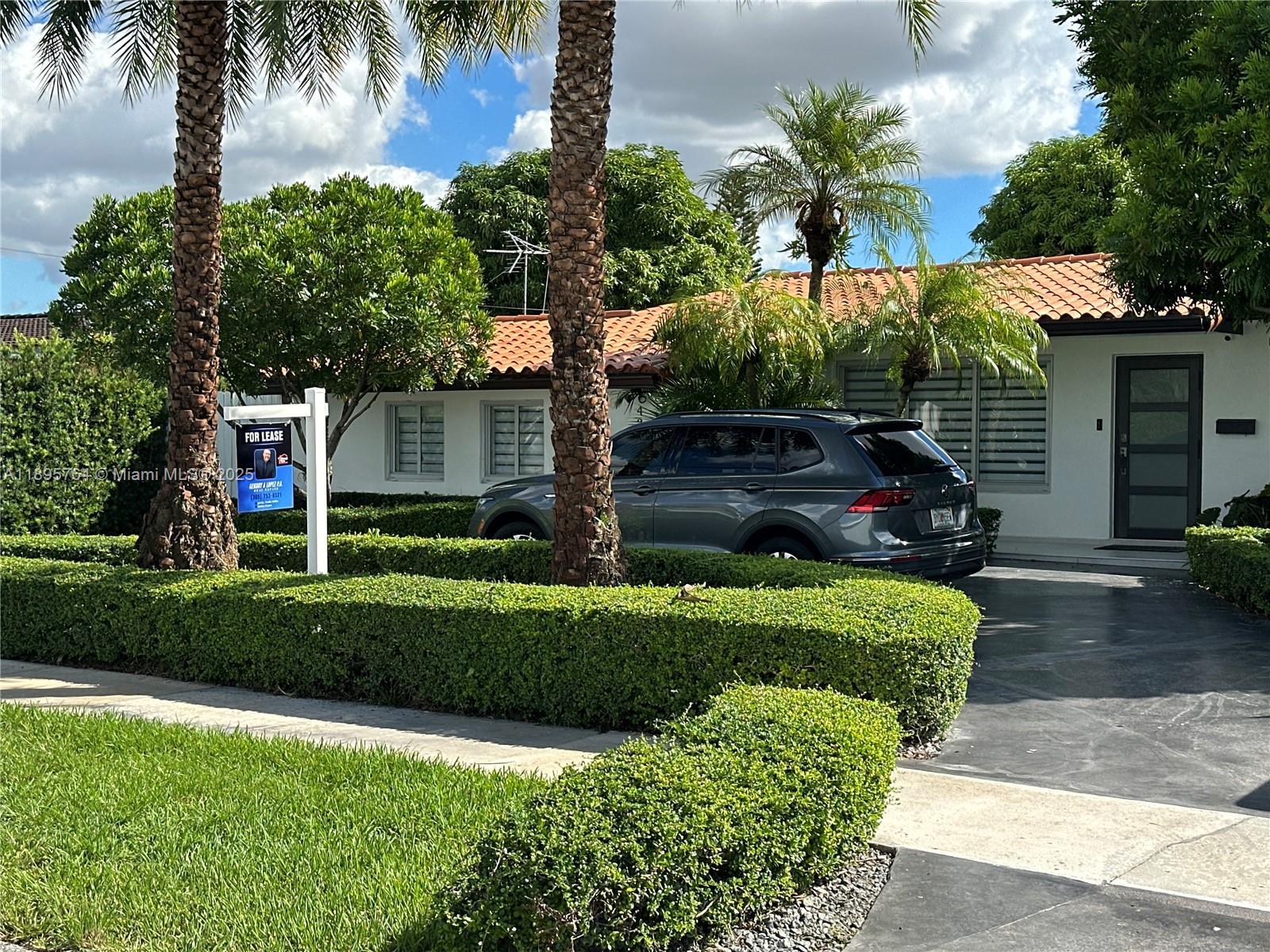 4311 SW 104th Ct, Miami FL 33165 photo 2