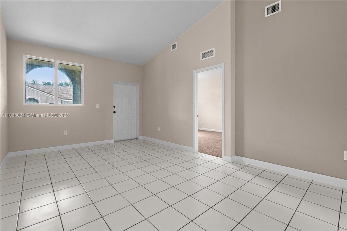 1677 SE 27th Ct # 202, Homestead FL 33035 photo 3