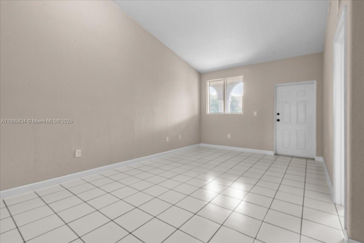 1677 SE 27th Ct # 202, Homestead FL 33035 photo 5