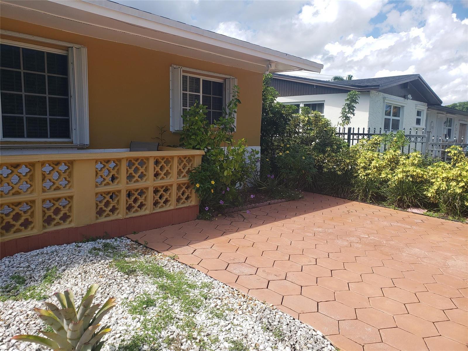 19720 NE 10th Court, Miami FL 33179 photo 3