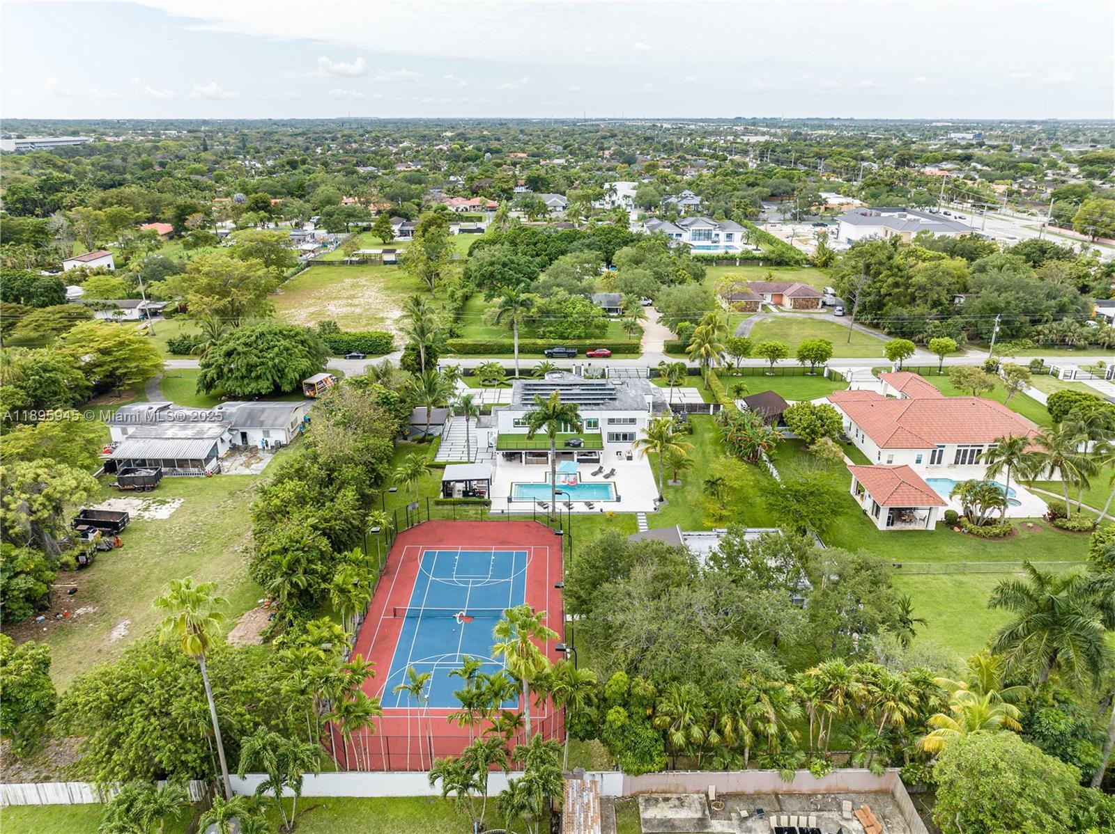11531 SW 93rd St, Miami FL 33176 photo 3