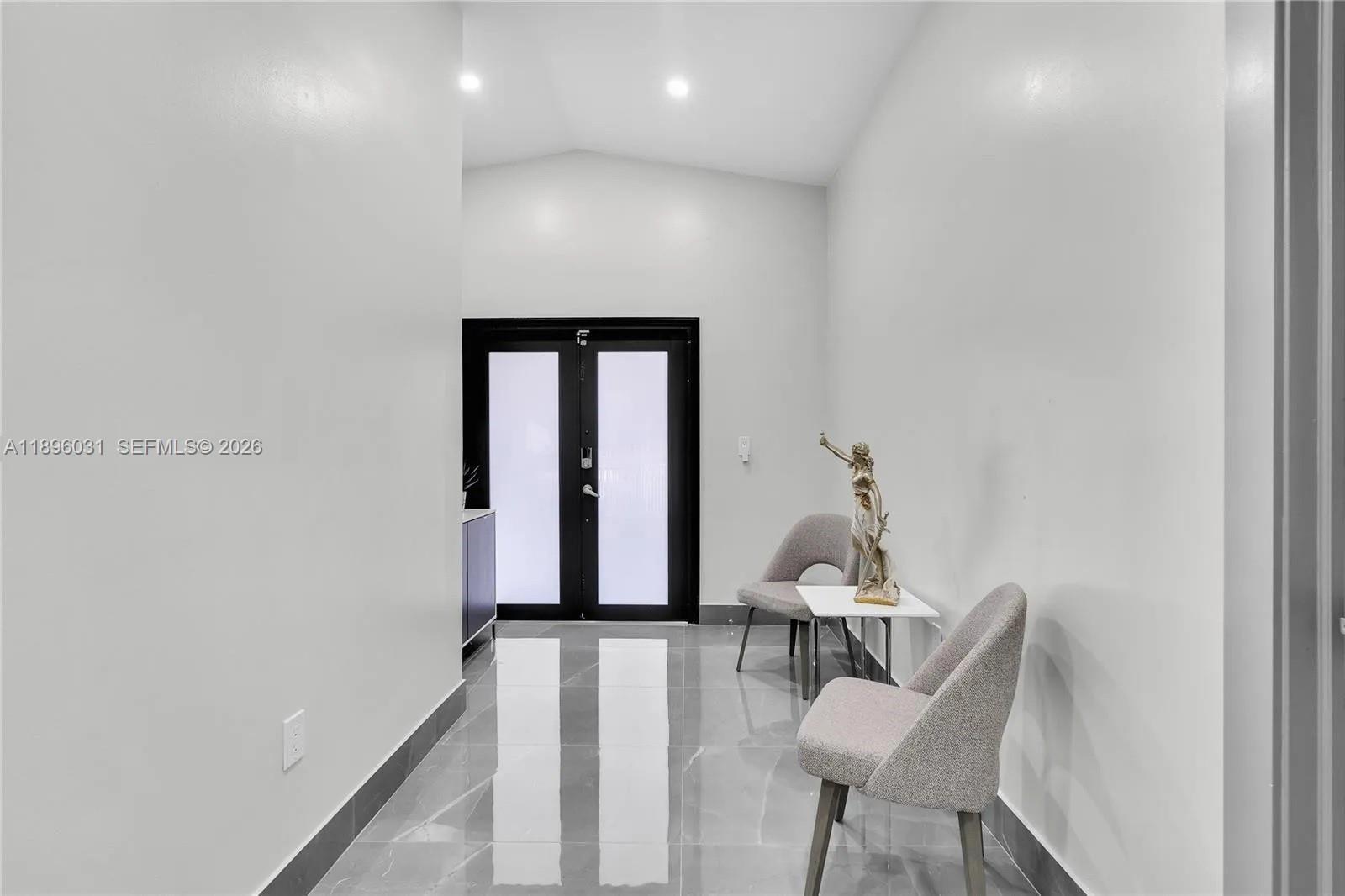 3118 W 71st Pl, Hialeah FL 33018 photo 5