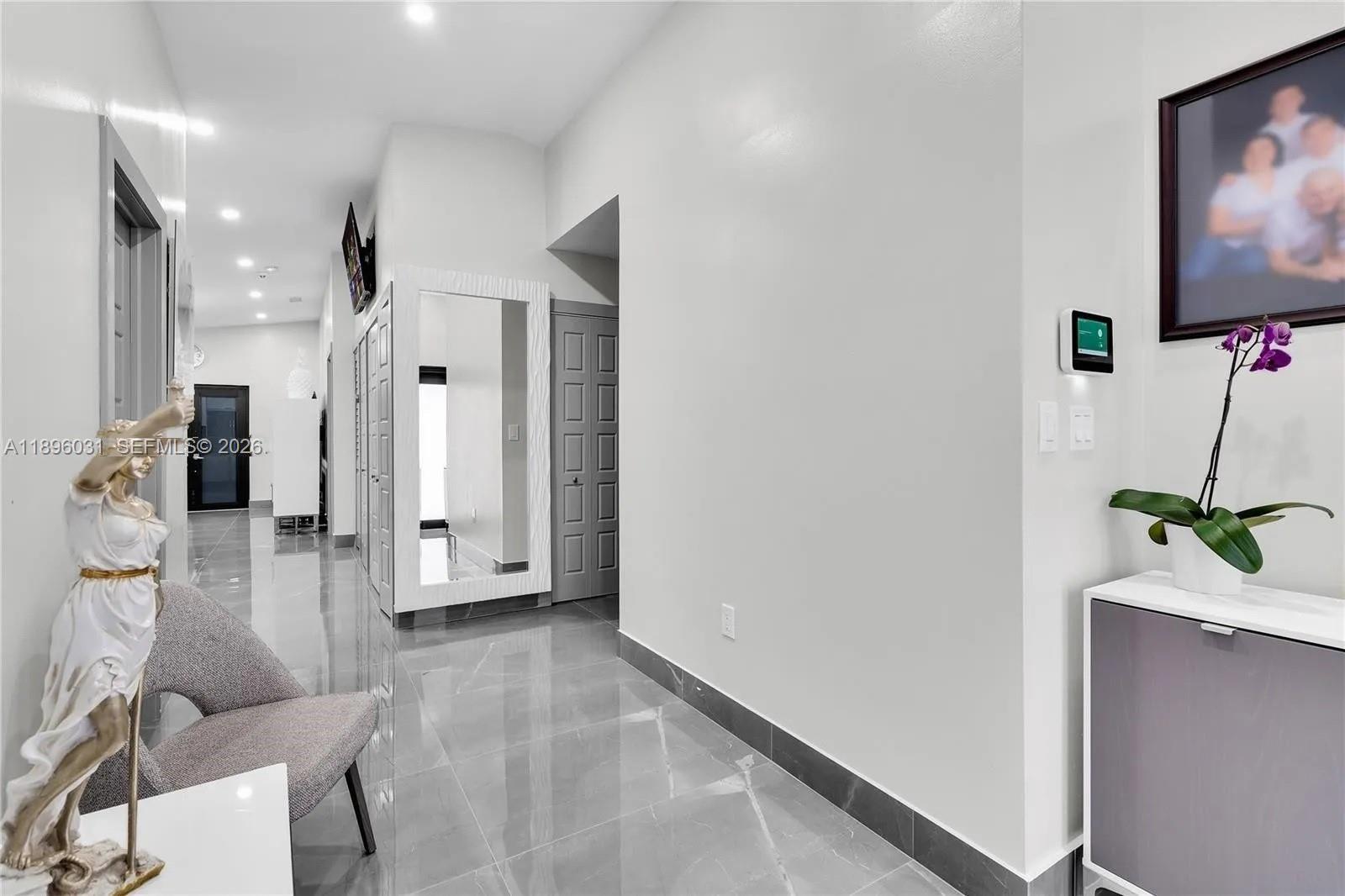 3118 W 71st Pl, Hialeah FL 33018 photo 4
