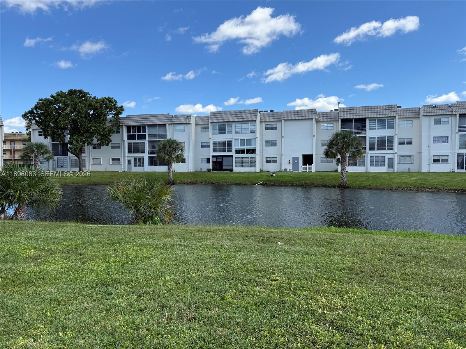 8450 Sunrise Lakes Blvd # 111, Sunrise FL 33322 photo 2