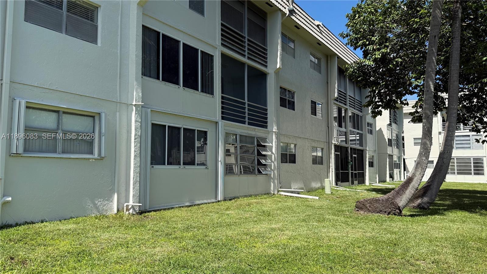 8450 Sunrise Lakes Blvd # 111, Sunrise FL 33322 photo 3