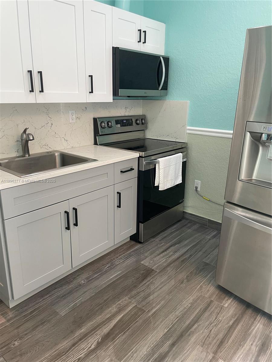 240 NE 27th St # 1, Pompano Beach FL 33064 photo 2
