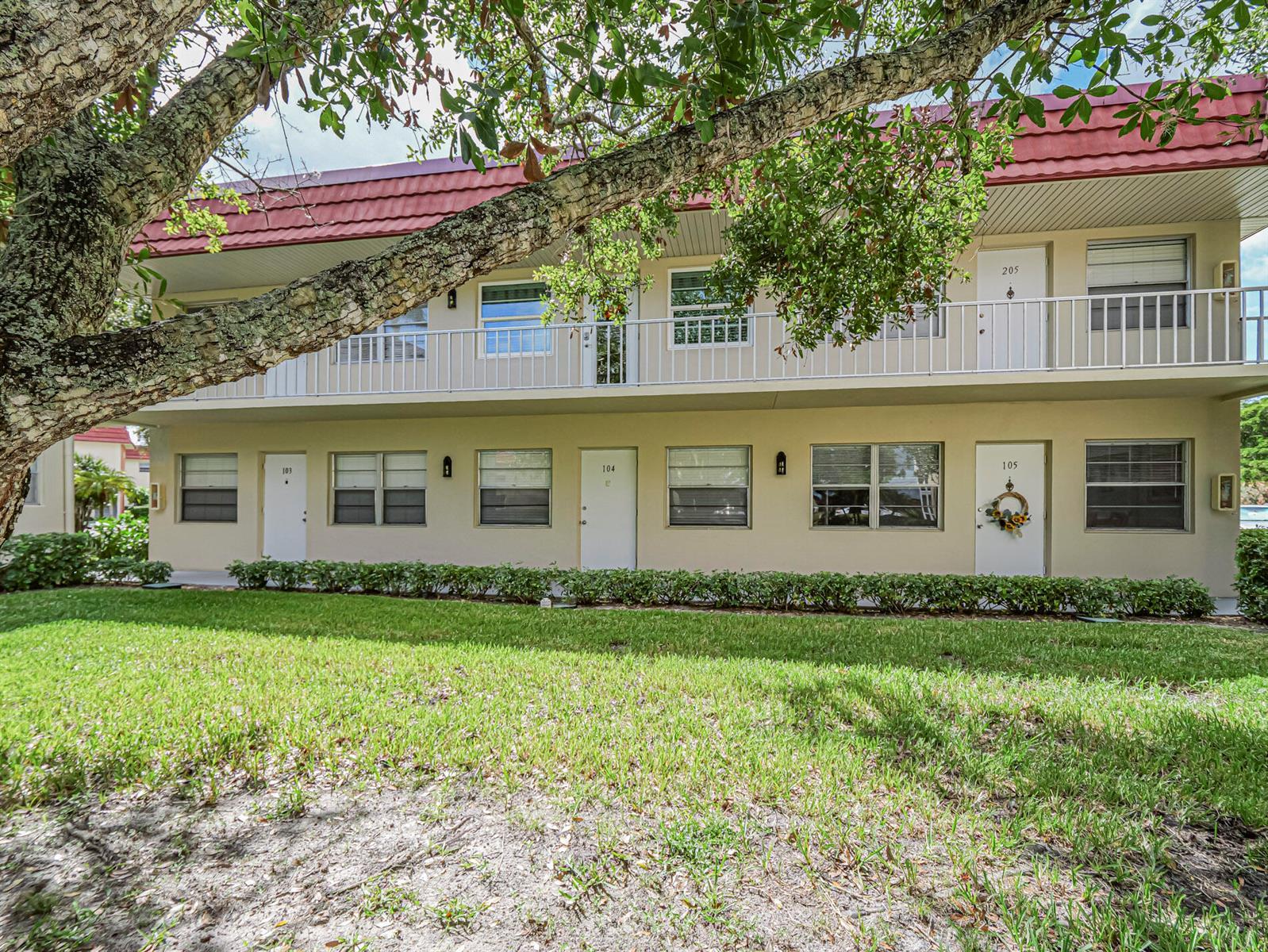 14 Vista Palm Lane # 105, Vero Beach FL 32962