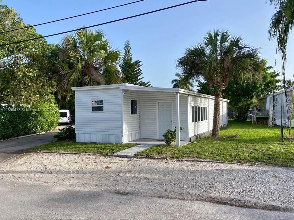 877 NE 63rd St, Fort Lauderdale FL 33334
