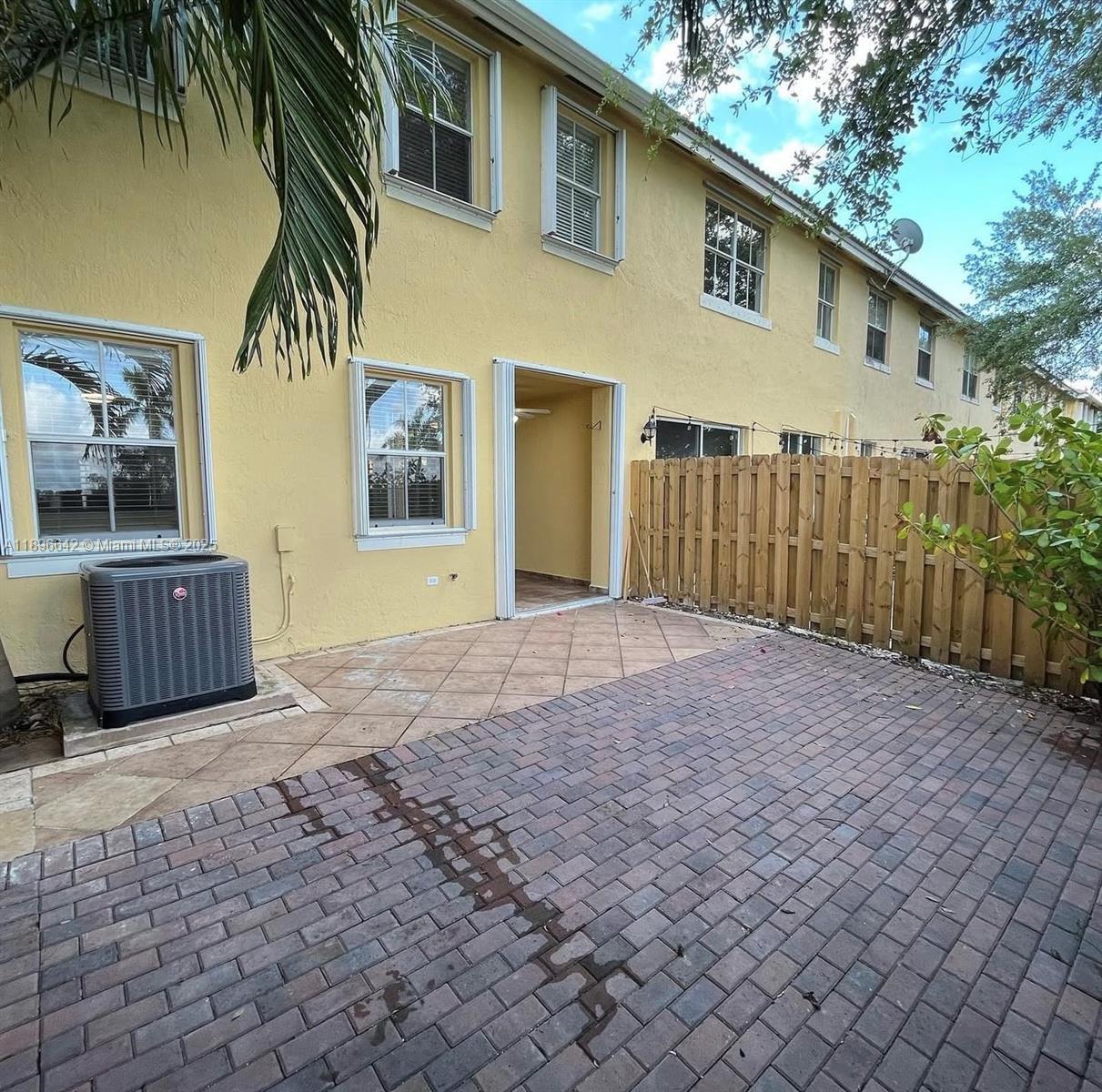 14905 SW 8th Ter, Miami FL 33194 photo 5