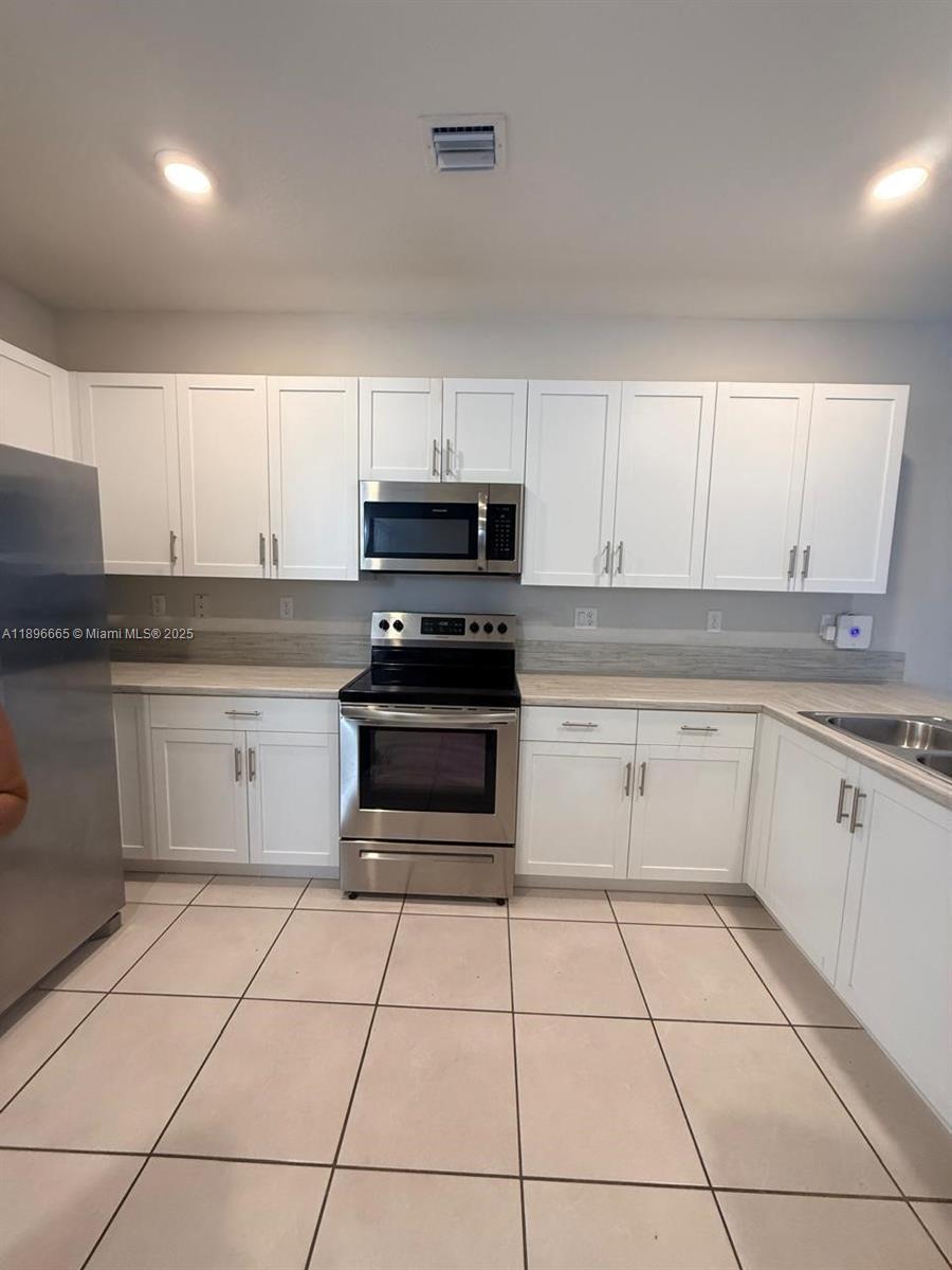 12715 SW 230th Ter, Miami FL 33170 photo 2