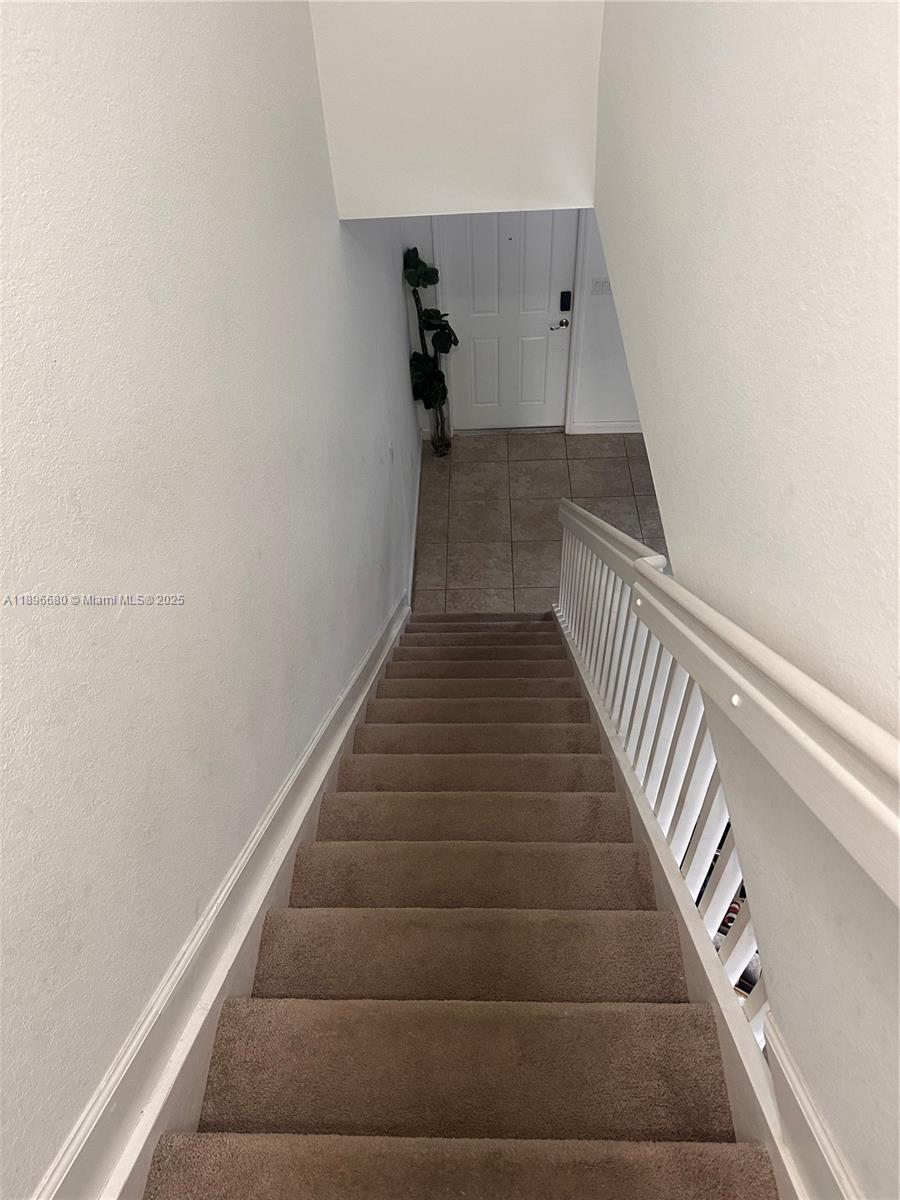 8867 W 35th Way, Hialeah FL 33018 photo 2