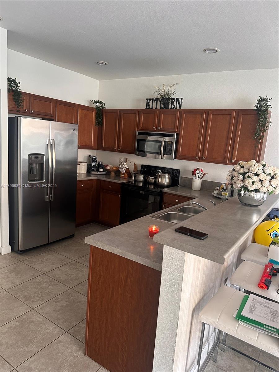 8867 W 35th Way, Hialeah FL 33018 photo 5