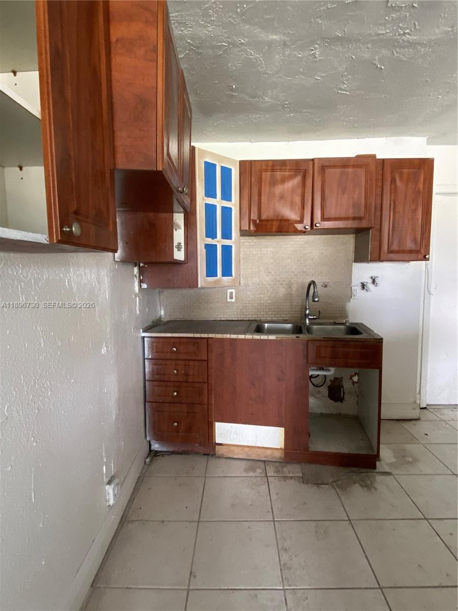 3954 NW 182nd Ln, Miami Gardens FL 33055 photo 2