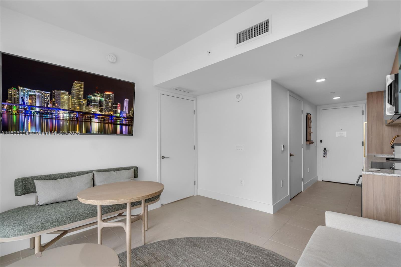 159 NE 6th St # 4514, Miami FL 33132 photo 3