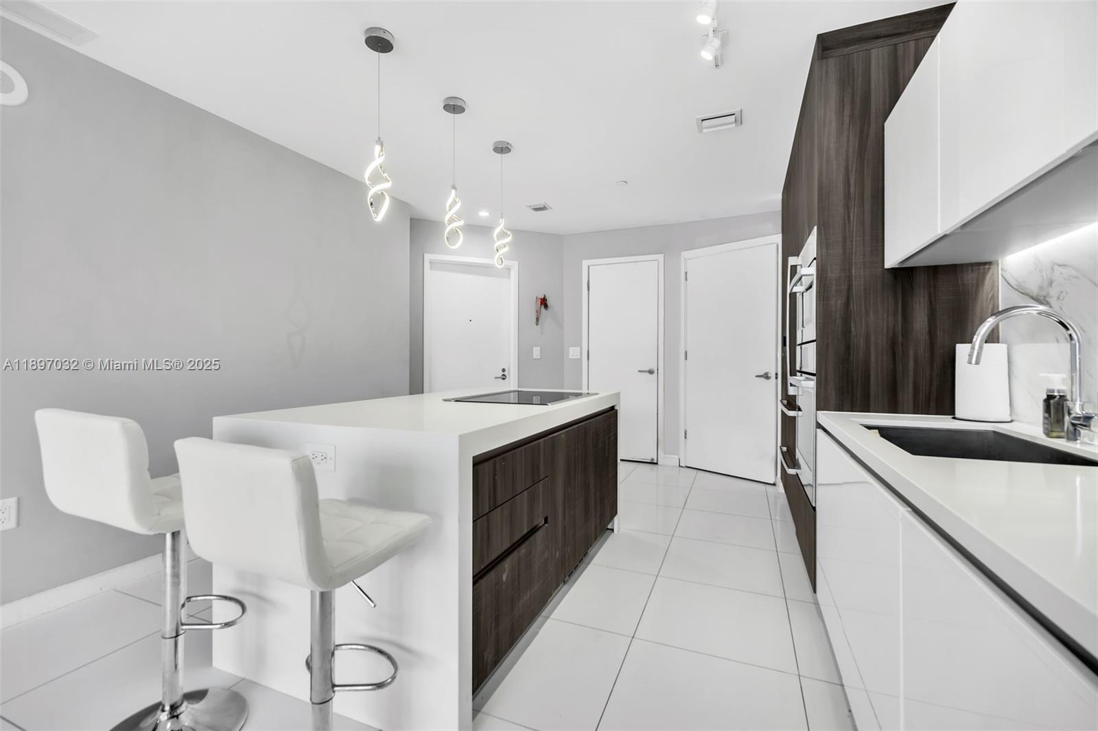 851 NE 1st Ave # 806, Miami FL 33132 photo 3
