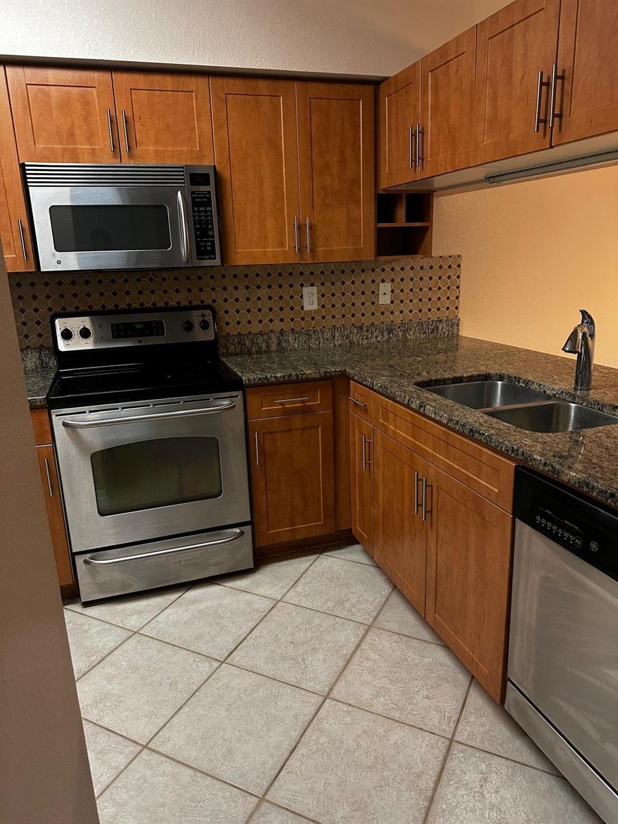 6511 Emerald Dunes Drive # 206, West Palm Beach FL 33411 photo 3