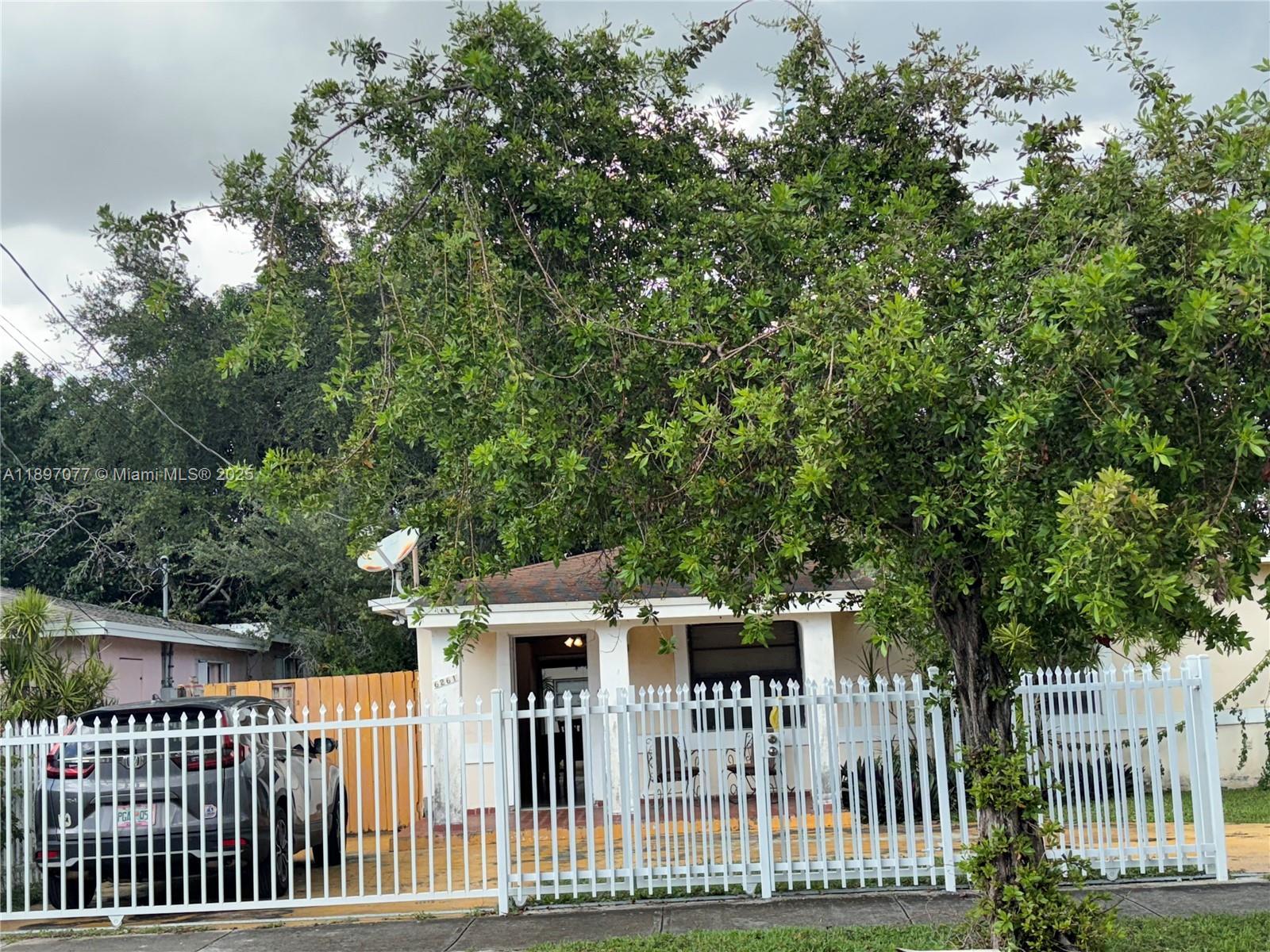 6261 SW 6th St, Miami FL 33144 photo 2